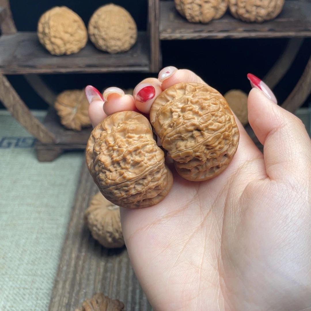 文玩核桃吊坠Z*W白狮子43