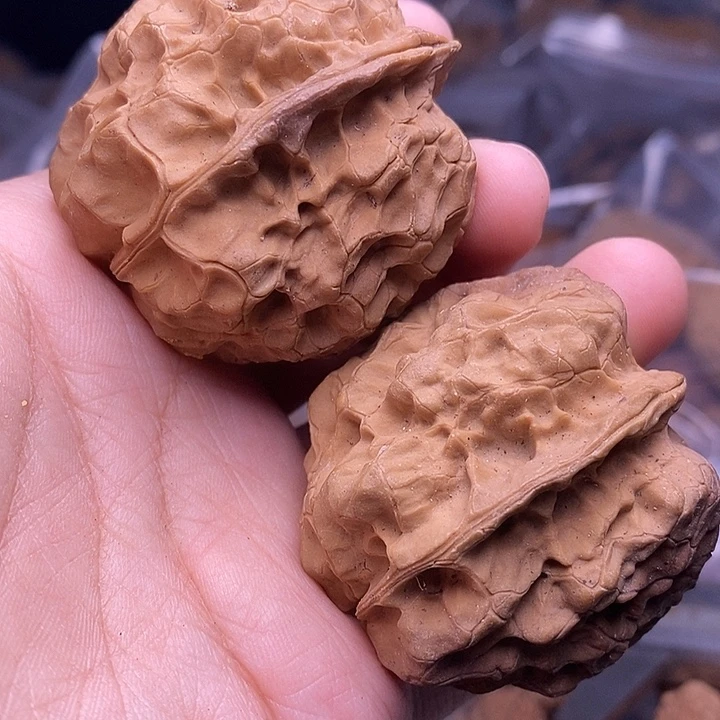 文玩核桃吊坠   135
