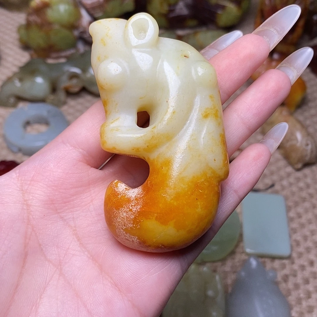 未镶嵌蛇纹石玉颈饰