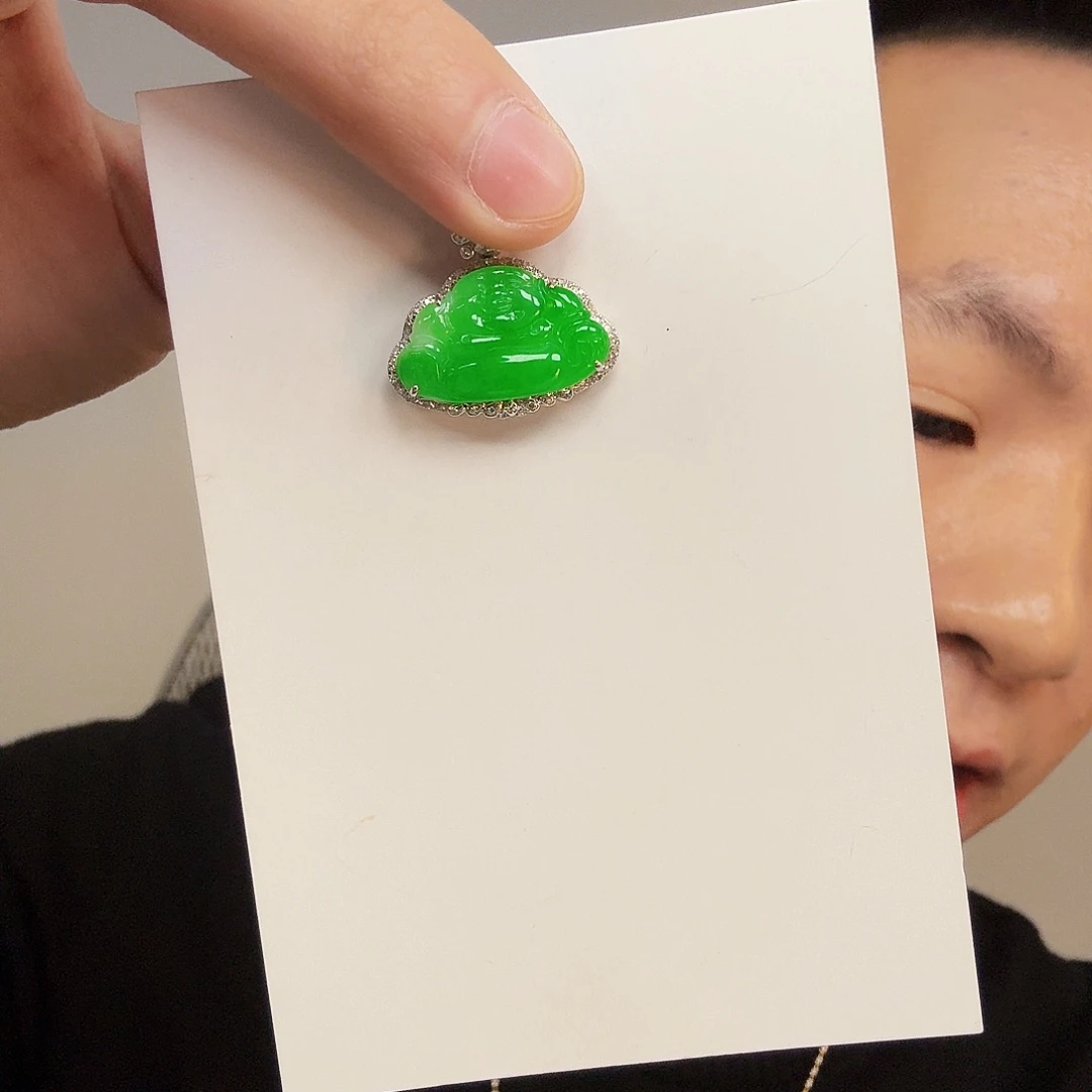 ****翡翠18K金镶嵌颈饰一件