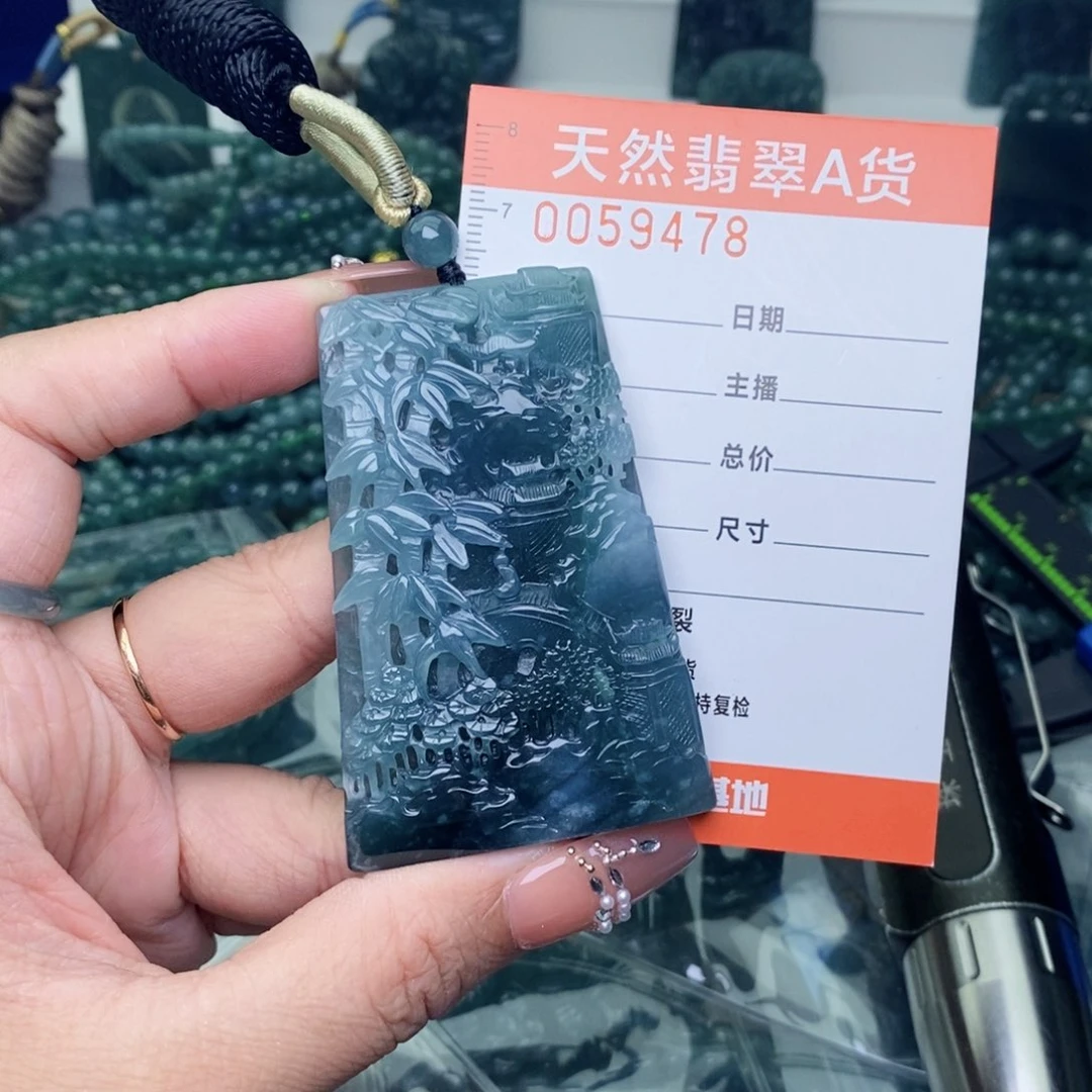 翡翠未镶嵌颈饰，，，，，，，，，，