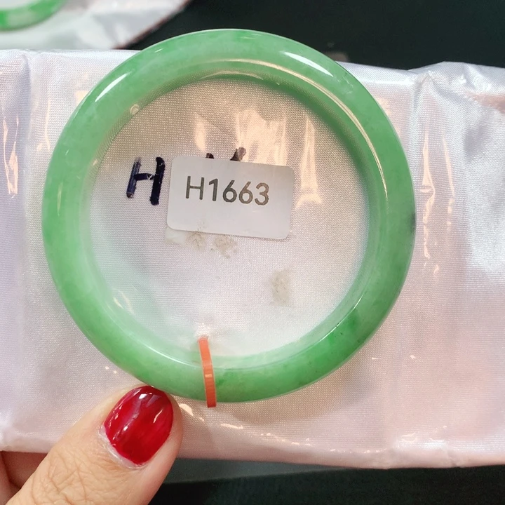 翡翠手镯未镶嵌天然翡翠手镯02