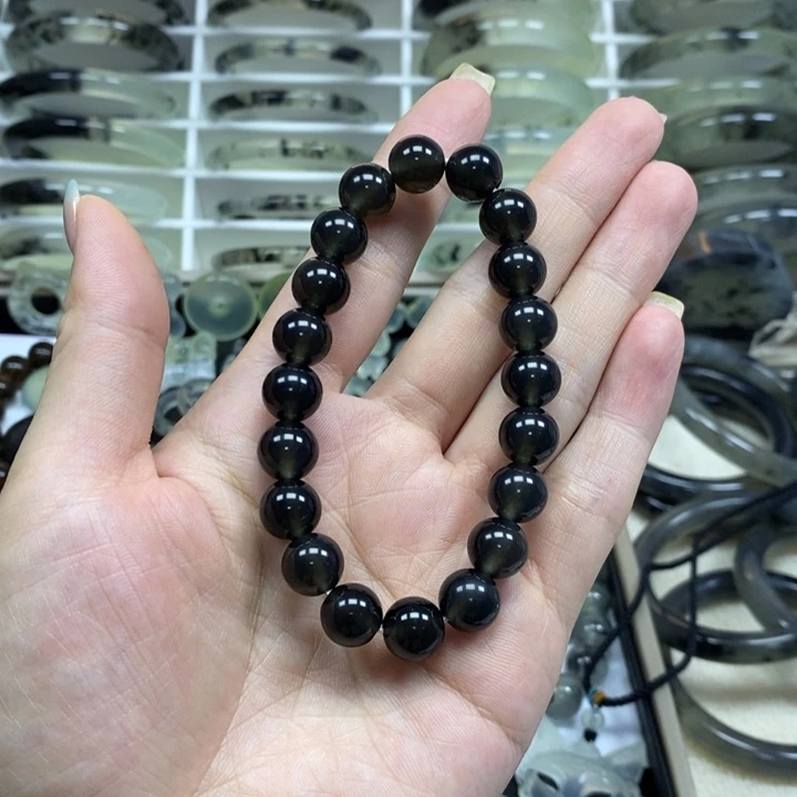 鲁***里未镶嵌蛇纹石玉手链