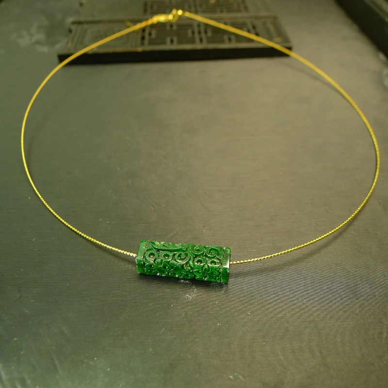 #H798 S925银项圈镶嵌满色辣绿天然A货翡翠雕花管珠桶珠锁骨吊坠