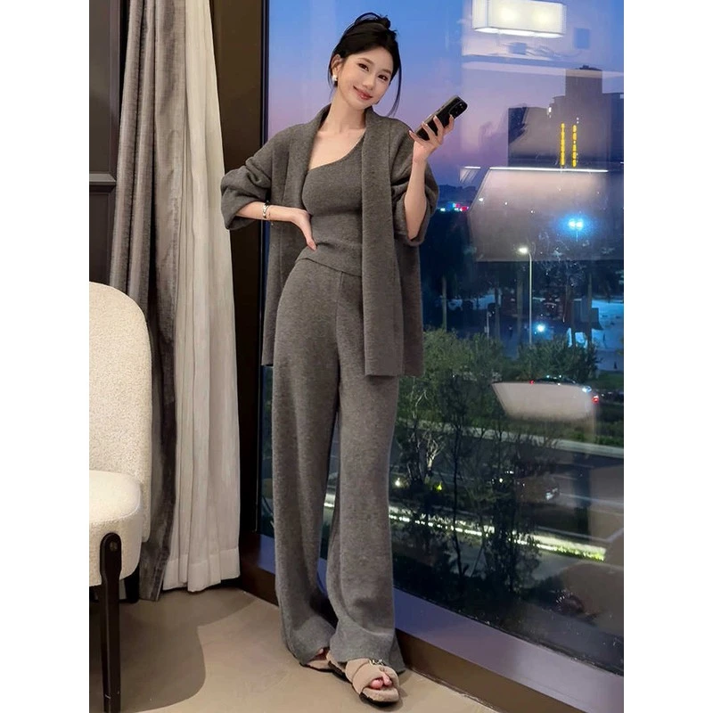 秋季套装女高级感气质洋气新款毛衣开衫背心+裤子针织套装三件套