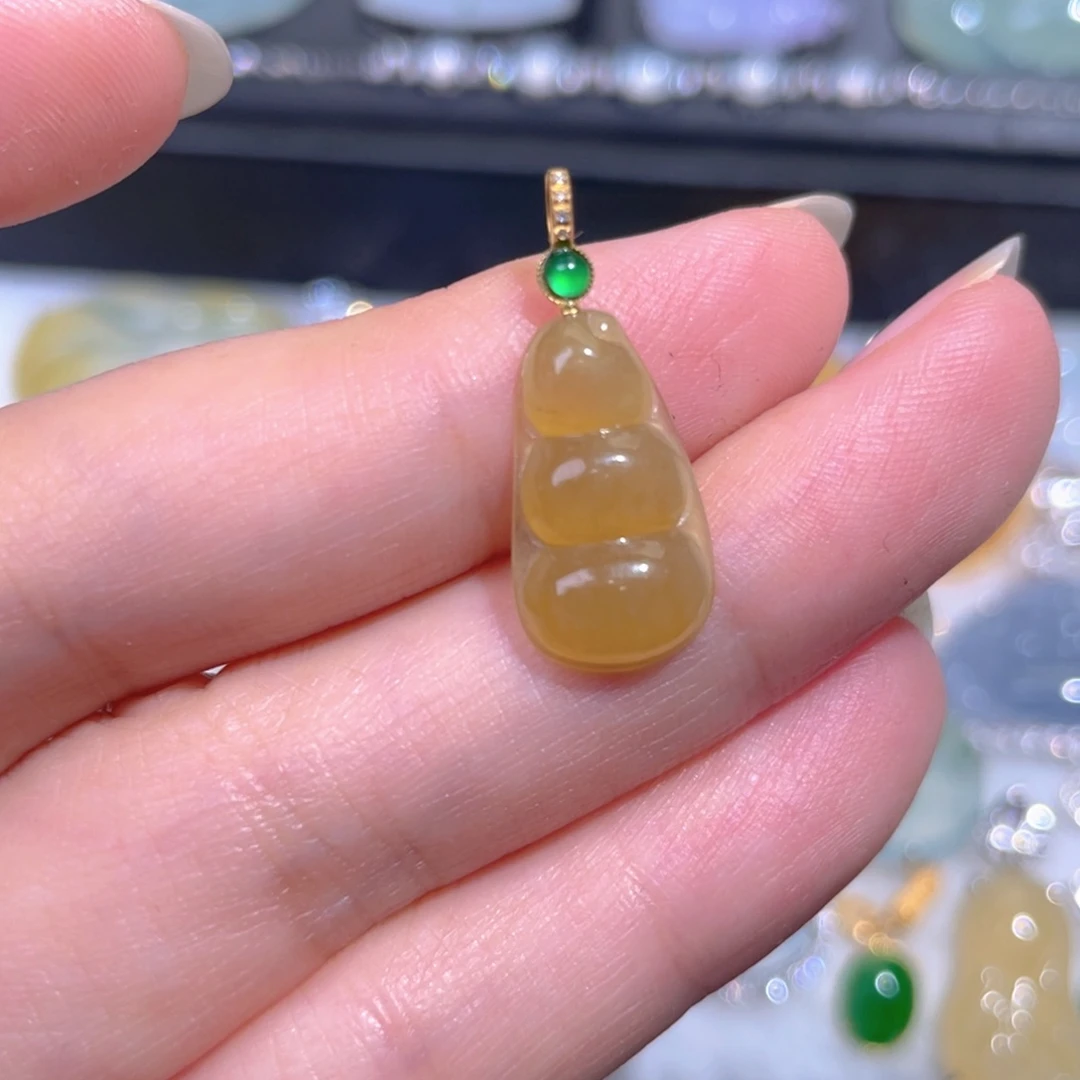 颈饰18K金镶嵌翡翠翡翠