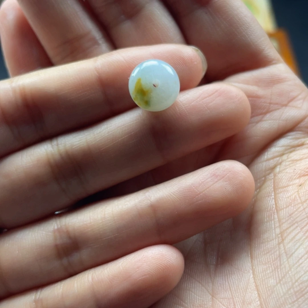 翡翠散珠11.7*6.2算盘珠一颗