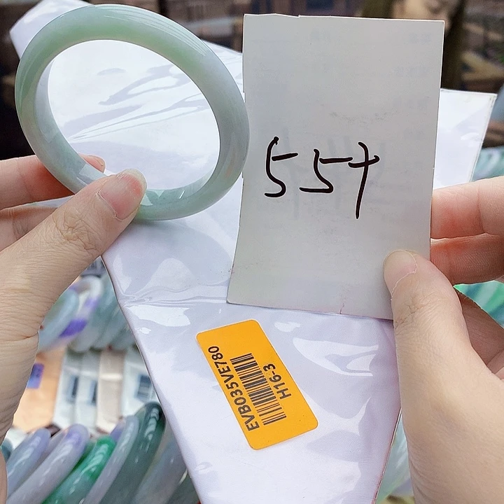 翡翠手镯未镶嵌The