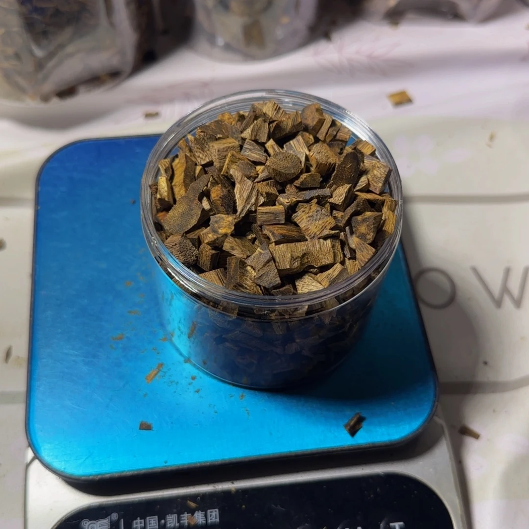 刺***姐沉香碎屑沉香金沙叶米粒102克