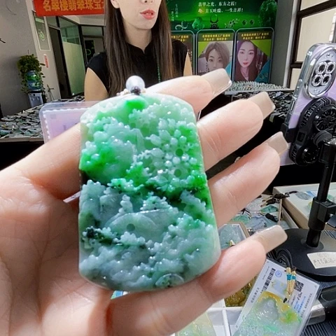 颈饰未镶嵌翡翠一个