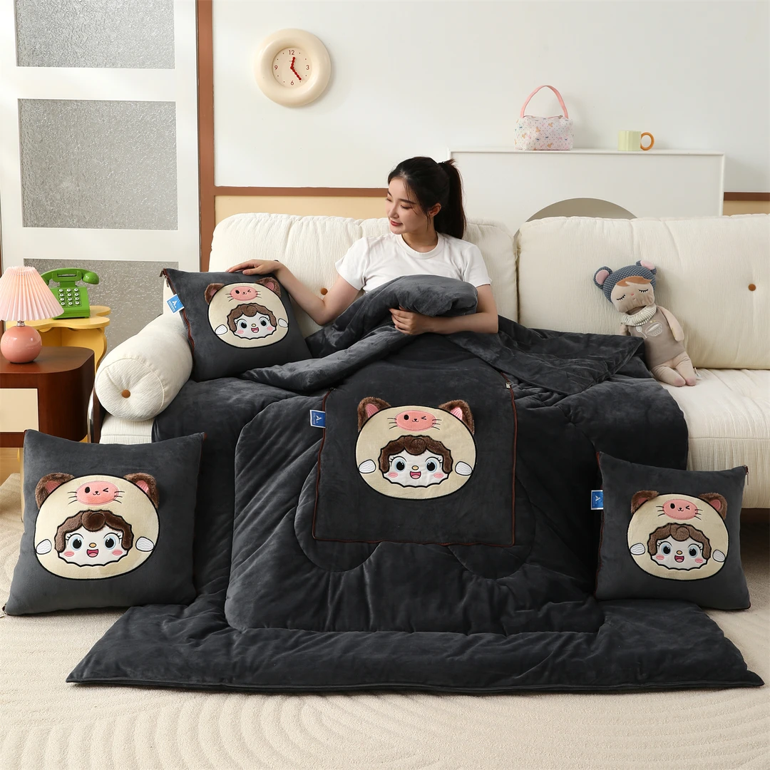 加厚双面婴儿绒多功能抱枕被子两用可折叠车载办公室午睡靠枕腰靠