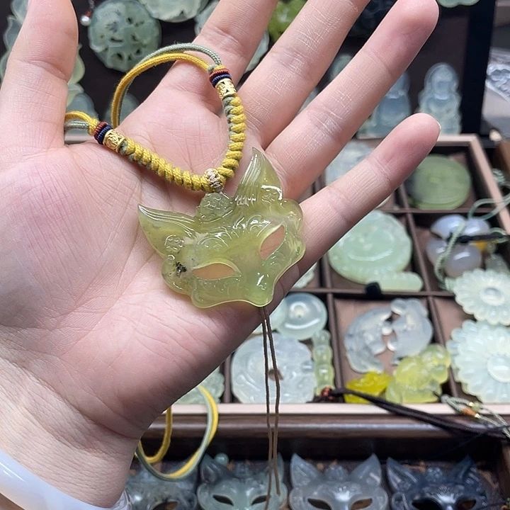 未镶嵌岫玉吊坠(赠链)
