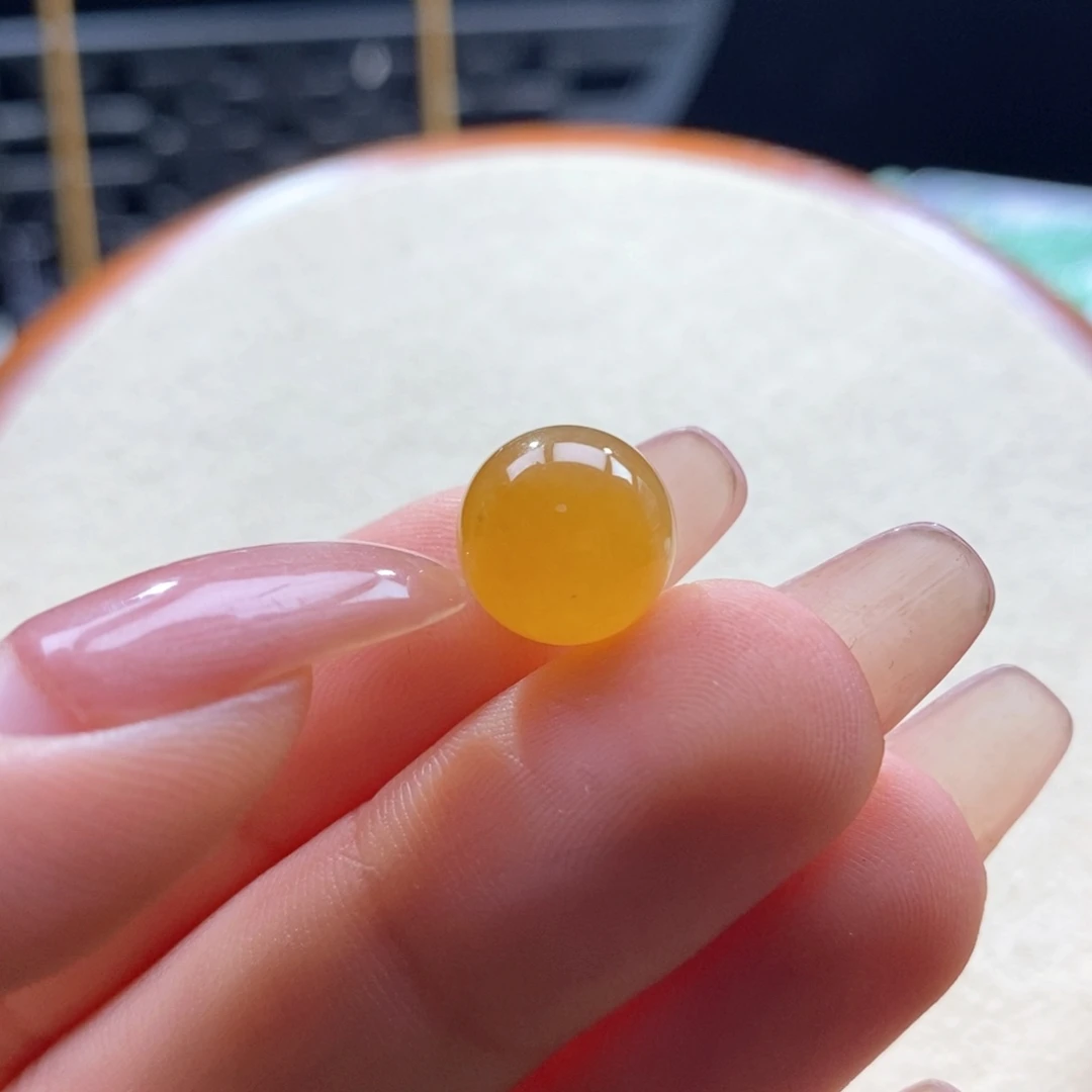 翡翠未镶嵌颈饰翡翠鲜黄圆珠