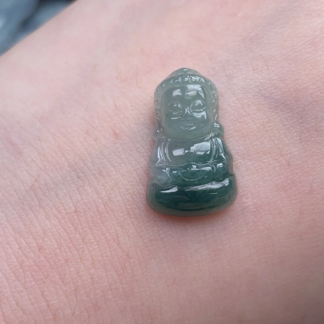 翡翠未镶嵌颈饰宝宝佛