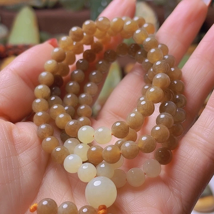 未镶嵌岫岩河磨玉（透闪石质玉）挂件