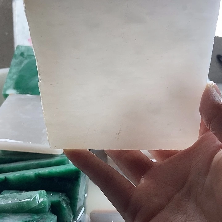 追***球定制石英质玉（非洲翠）