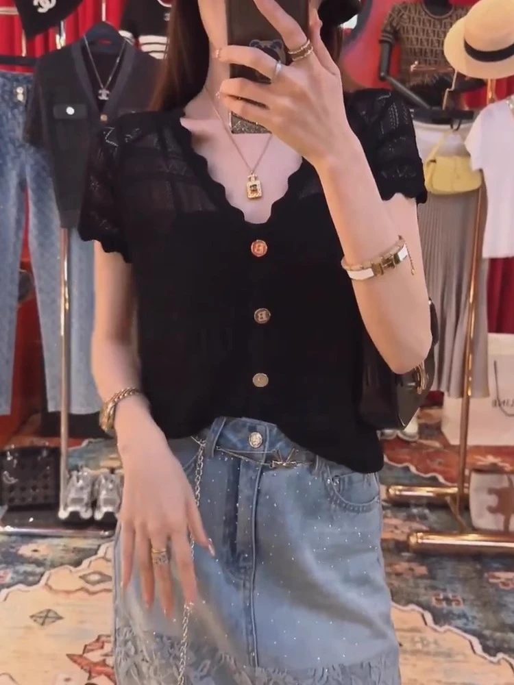 小香风钩花镂空冰丝针织短袖女夏季高级感2025新款法式v领上衣ins