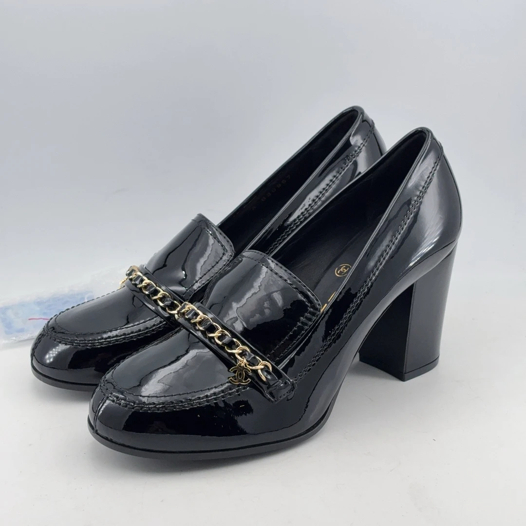 全新未使用 Chanel/香奈儿 37码/全新/皮穿链挂坠金标高跟鞋