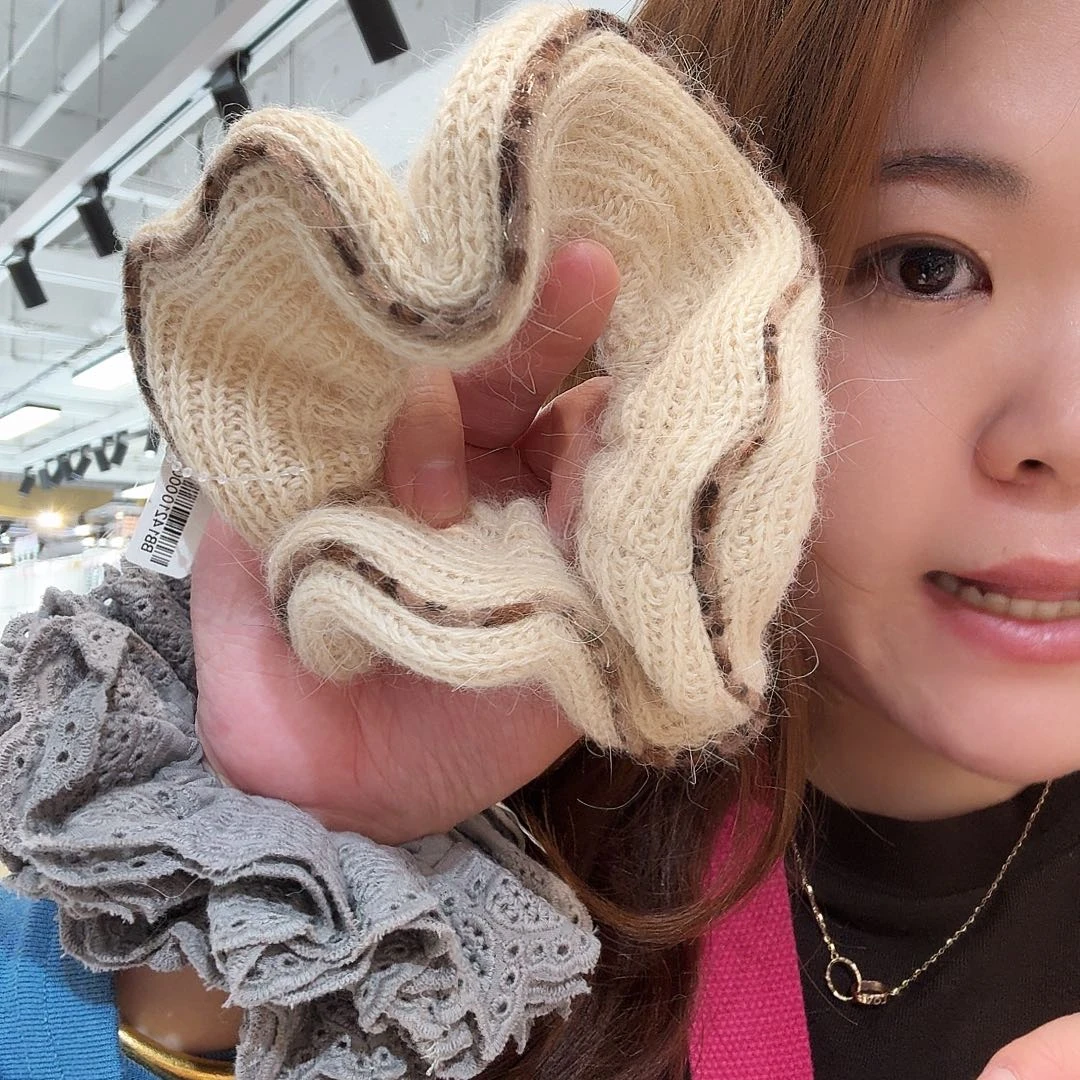 非金属米色斑纹毛线