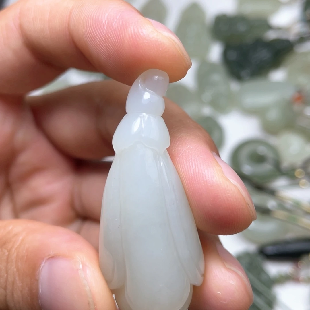 和田玉18K金镶嵌颈饰