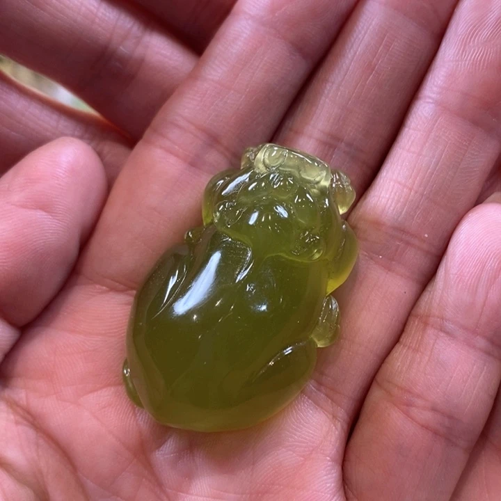 蛇纹石玉未镶嵌挂件