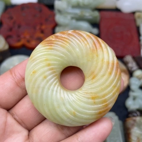 蛇纹石玉未镶嵌颈饰36