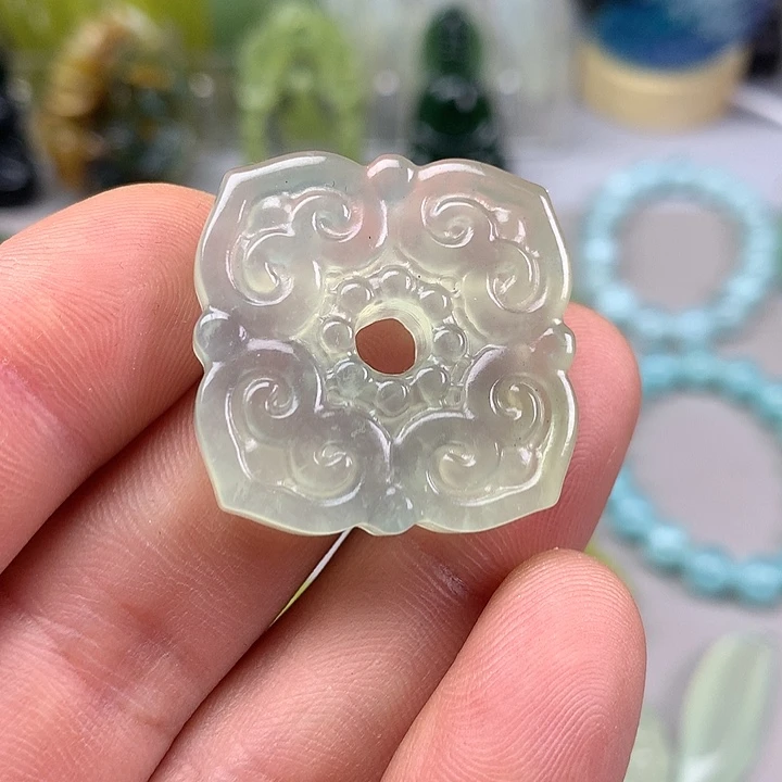 蛇纹石玉挂坠未镶嵌