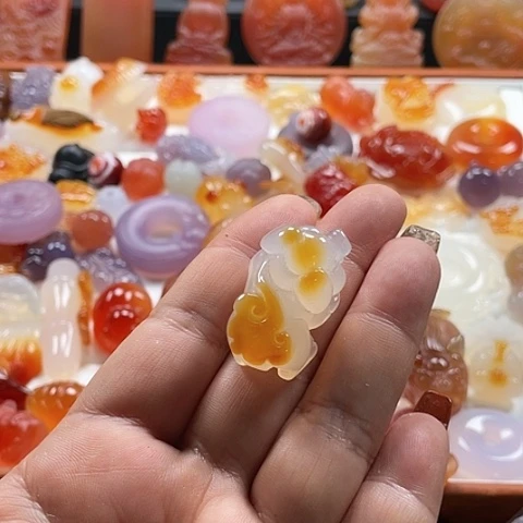 未镶嵌颈饰玛瑙/玉髓静****