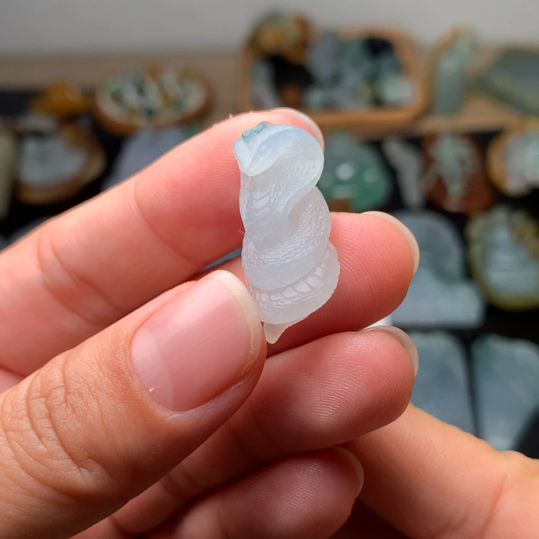 定制翡翠未镶嵌蛇