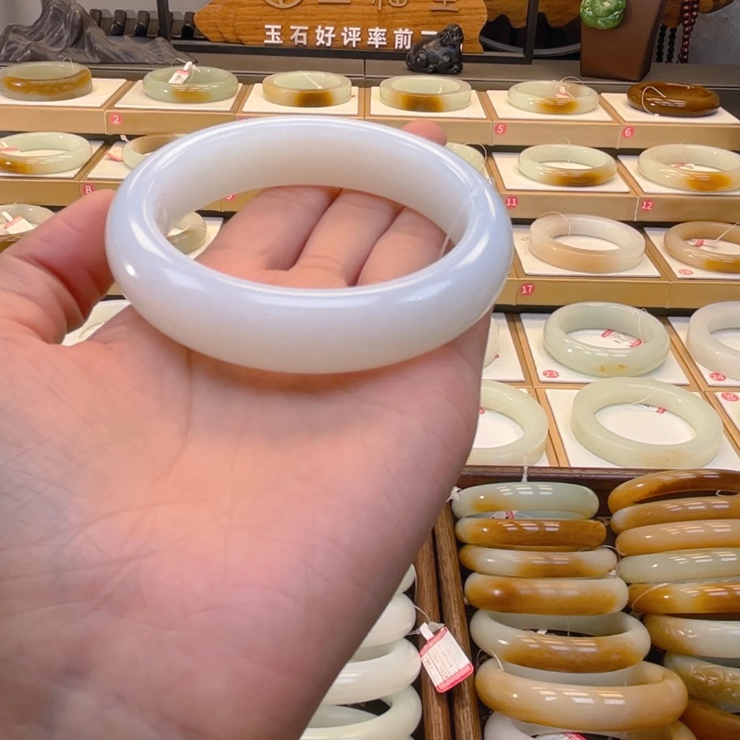 和田玉未镶嵌手镯2