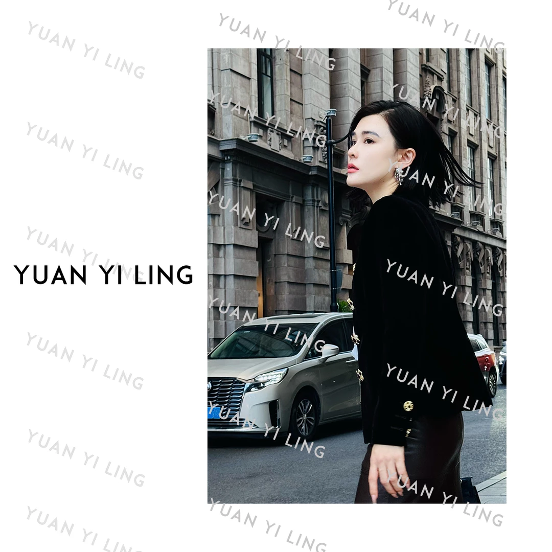 袁艺灵【丝绒诗篇】25秋冬定制丝绒圆领长袖设计感显瘦黑色外套6004