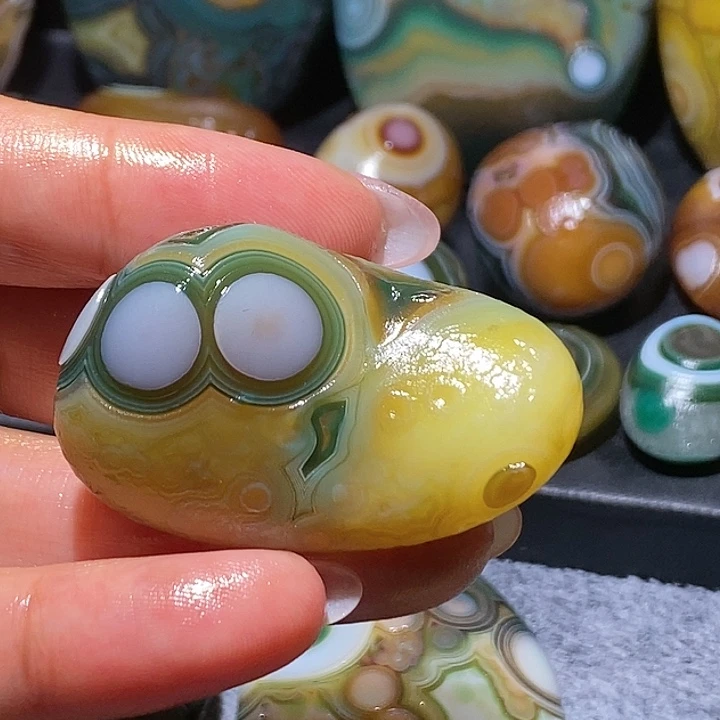 玛瑙/玉髓未镶嵌珠宝奇石72