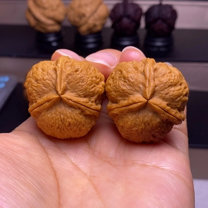 文玩核桃把件满天星三楞14