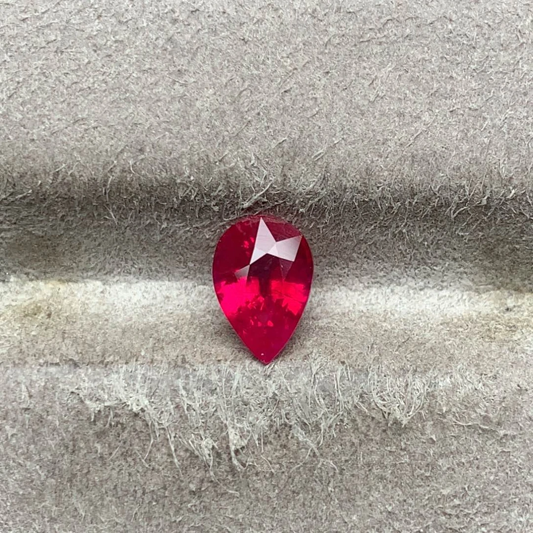 红宝石裸石未镶嵌1.07克拉缅甸老烧鸽血红