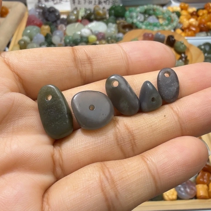 和田玉未镶嵌珠宝半成品