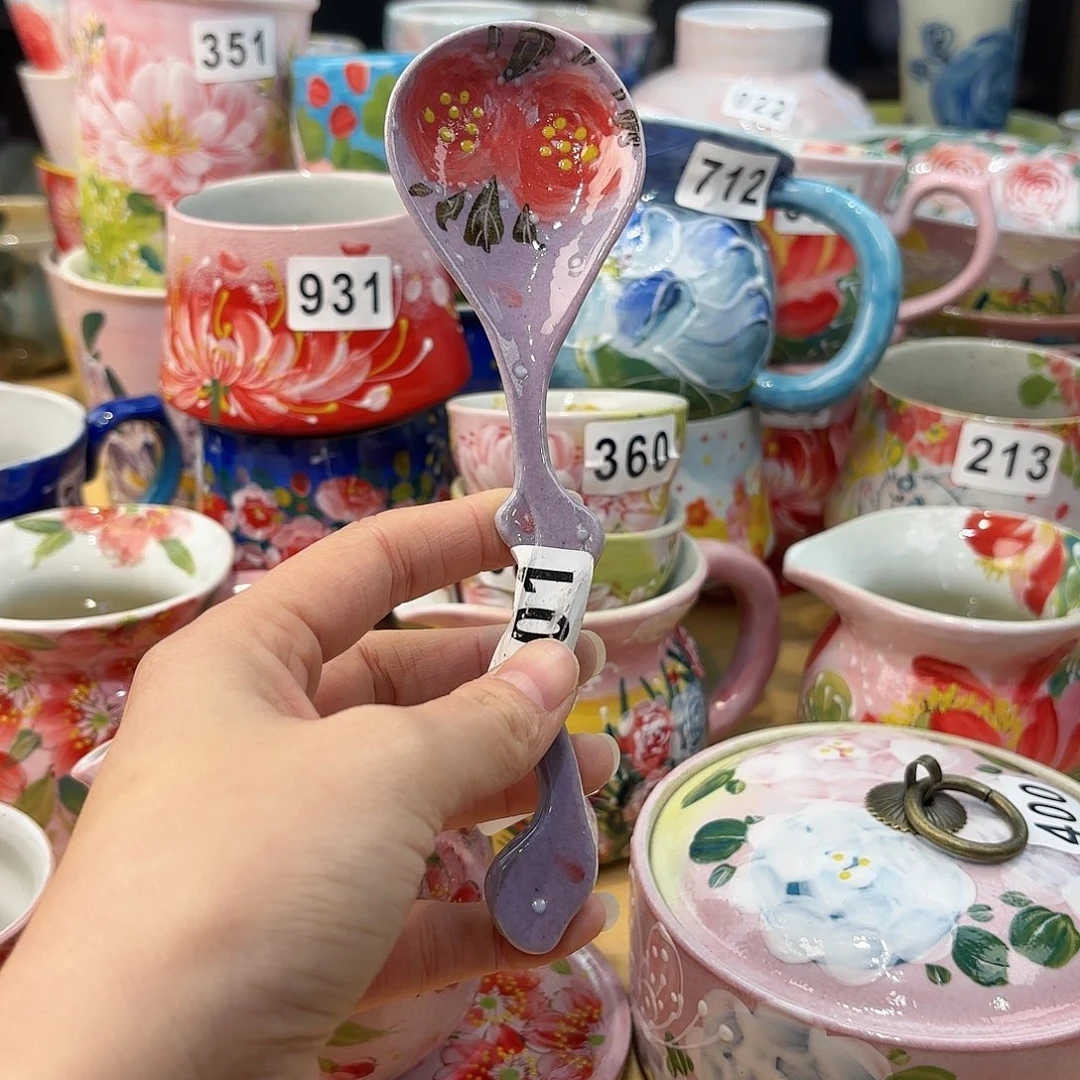 瓷片兔兔盖茨。兔兔