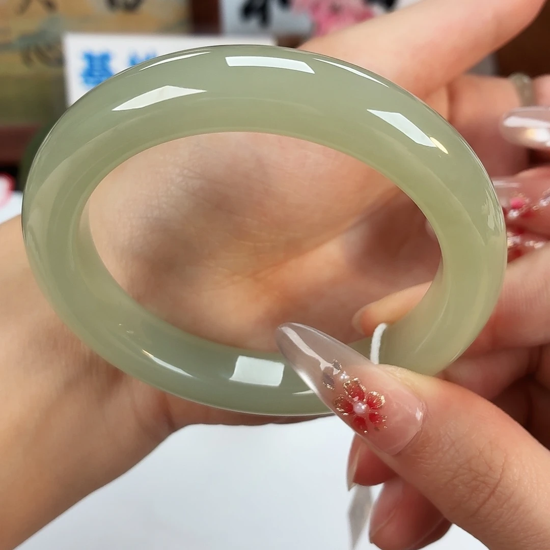 和田玉（糖玉）未镶嵌手镯