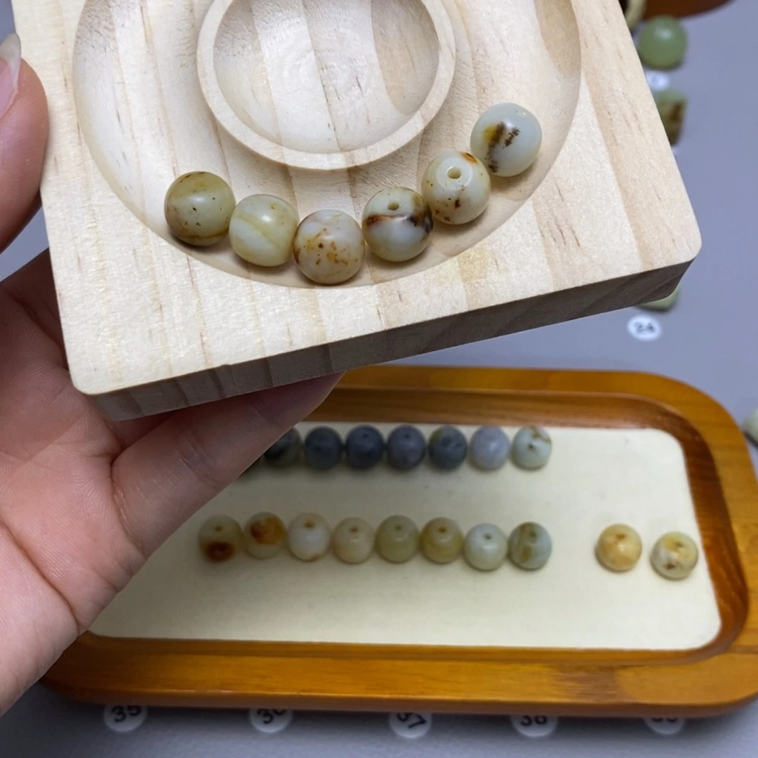 蛇纹石玉配饰合金思*