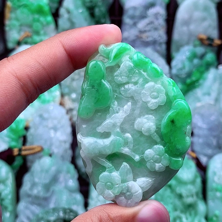 翡翠未镶嵌吊坠(不含链)