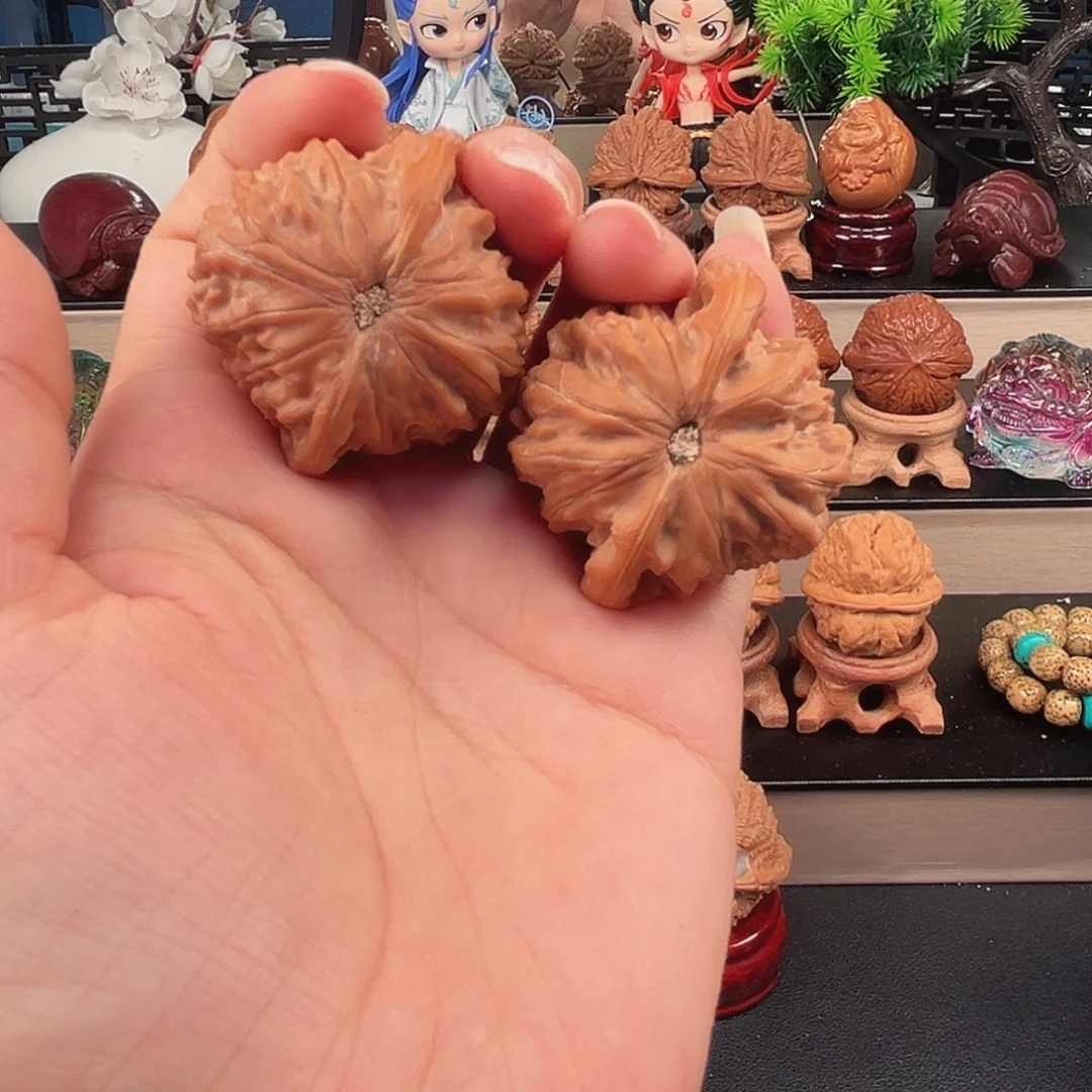 老***财桃核把件40磨盘狮子头