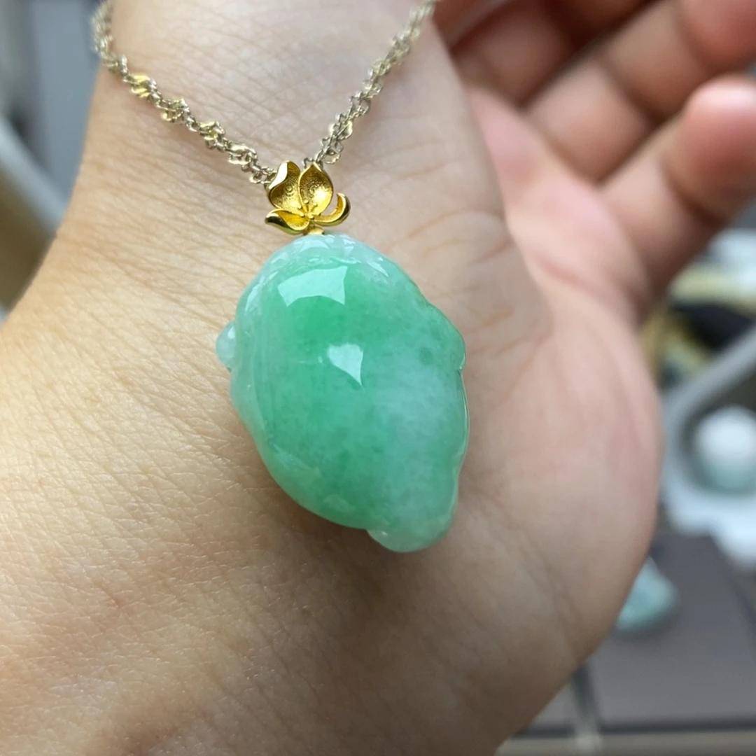 【闪购商品】颈饰18K金镶嵌翡翠25
