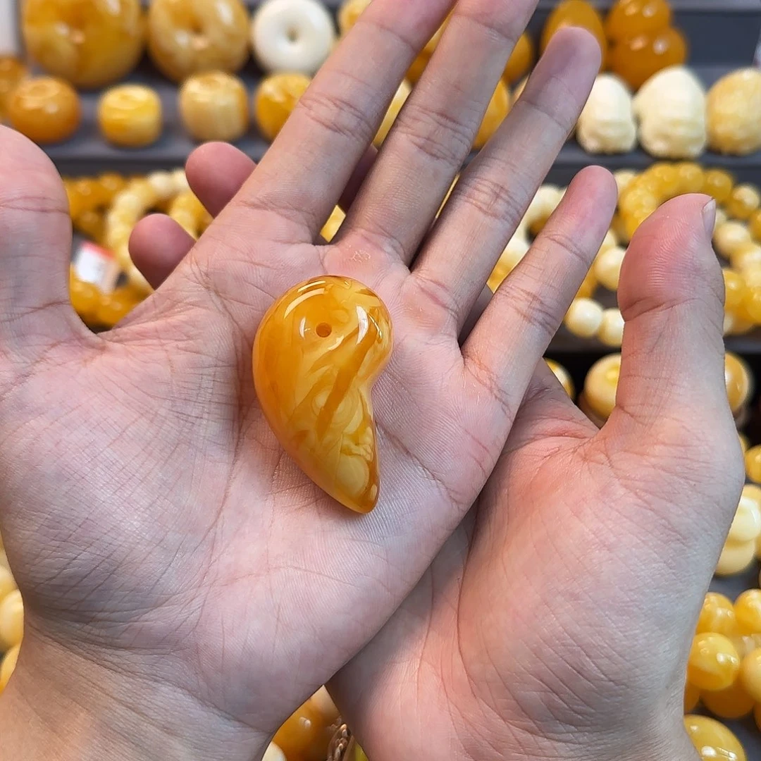 未镶嵌琥珀珠宝奇石
