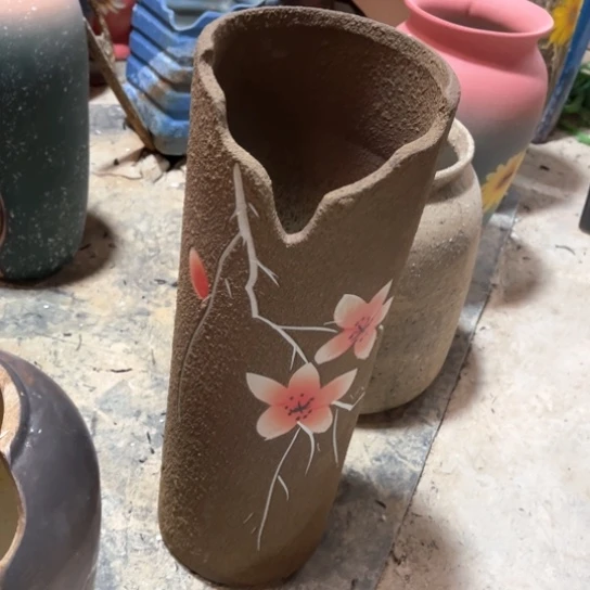 罐默认微瑕，有孔编号19-308