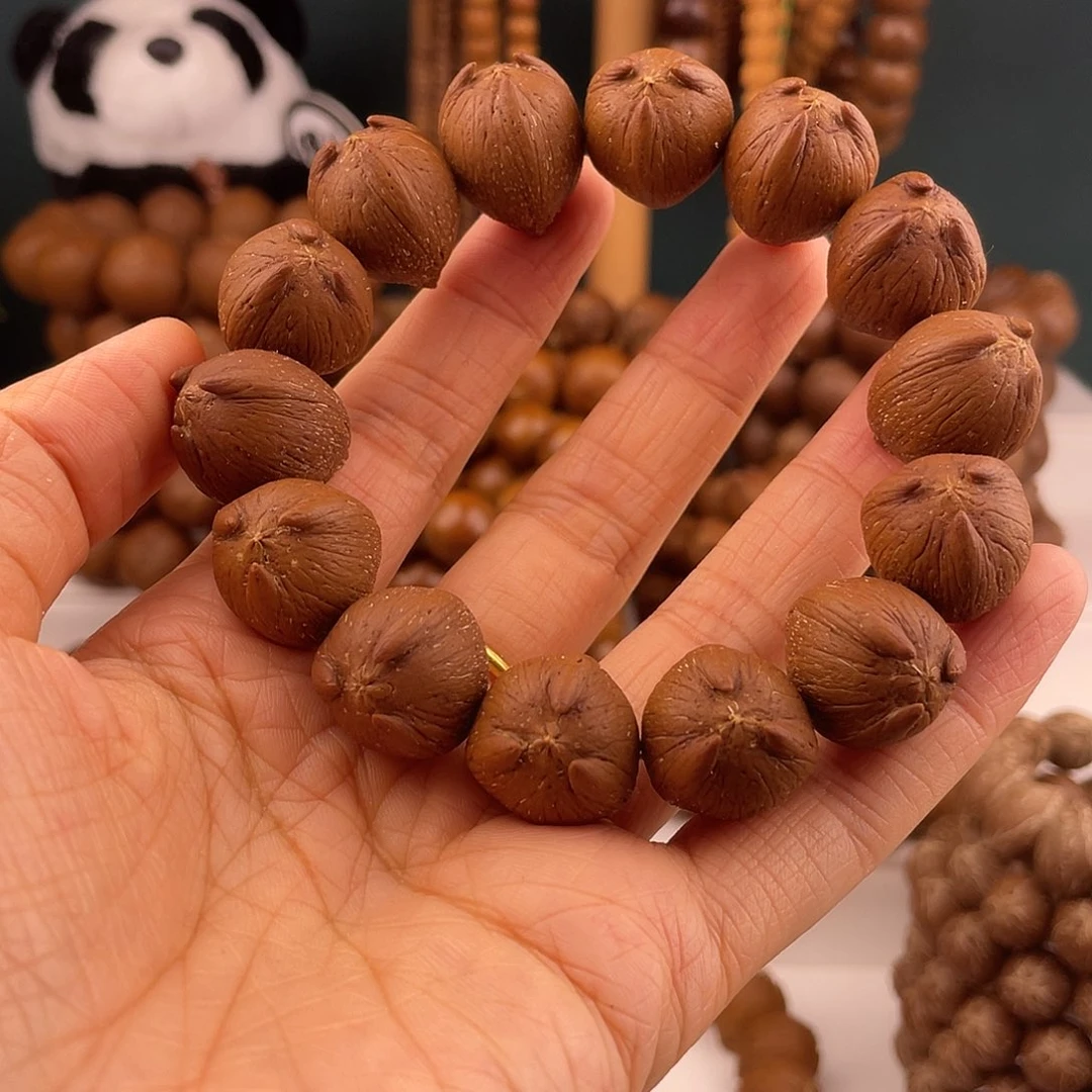 紫金鼠手串黎****）原皮紫金鼠