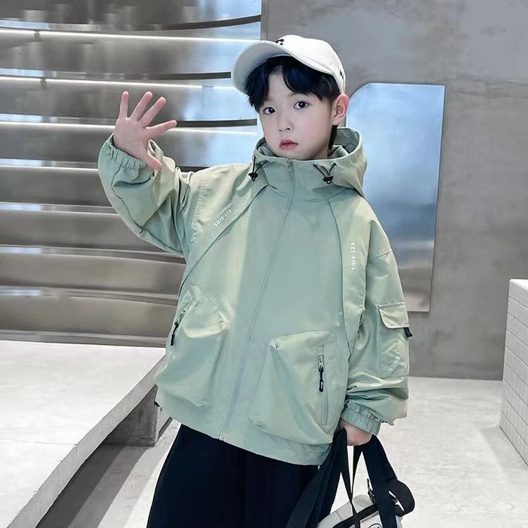 儿童装男童外套春秋款2024新款男孩春季冲锋衣中大童帅气夹克风衣