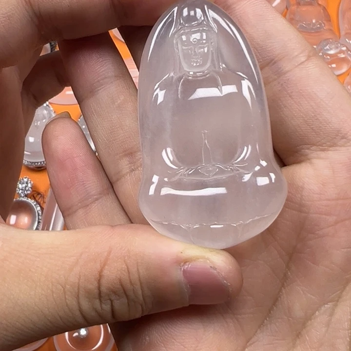 石英质玉未镶嵌颈饰观音