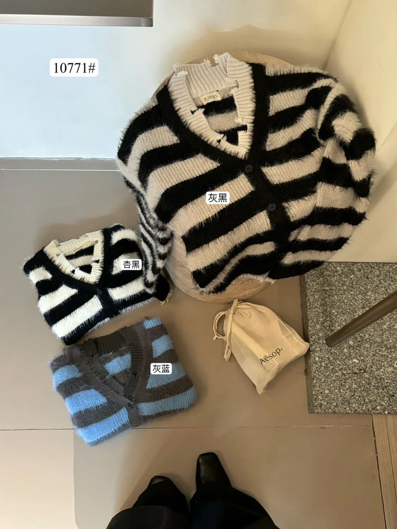 韩标！原109！10771 毛绒条纹！韩系慵懒风假两件软糯条纹短外套
