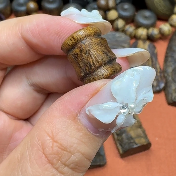 大叶紫檀（黑酸枝木类）