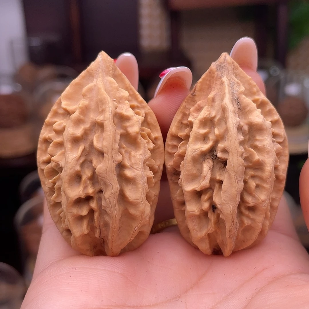 文玩核桃吊坠龙骨