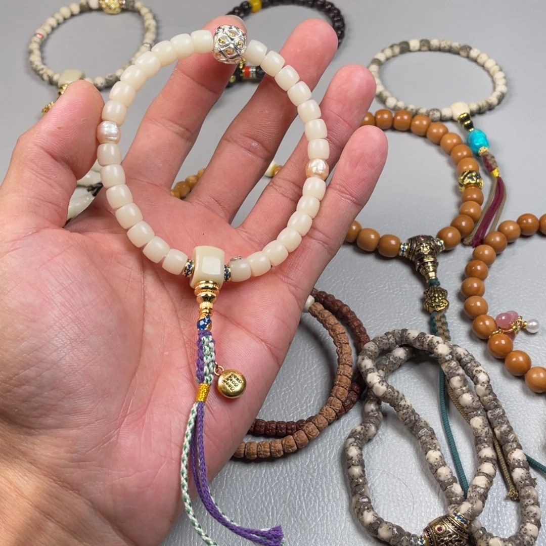 白玉菩提吊坠。。。。。。。。。。